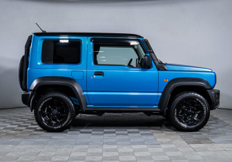 Подержанный автомобиль Suzuki Jimny 2021 года (4 фото)