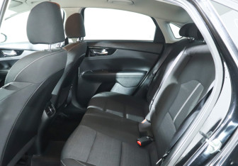 Подержанный автомобиль Kia Cerato Sedan 2021 года (10 фото)