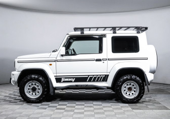 Подержанный автомобиль Suzuki Jimny 2019 года (7 фото)