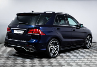 Подержанный автомобиль Mercedes-Benz GLE 2015 года (5 фото)