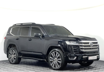 Подержанный автомобиль Toyota Land Cruiser Suv 2022 года (3 фото)