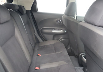 Подержанный автомобиль Nissan Juke 2011 года (21 фото)