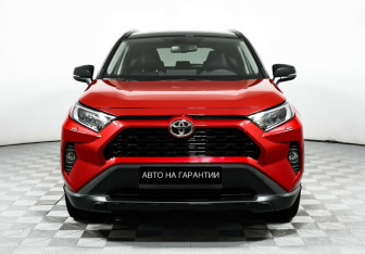 Подержанный автомобиль Toyota RAV4 2021 года (2 фото)