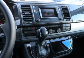 Подержанный автомобиль Volkswagen Multivan 2019 года (22 фото)