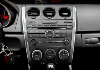 Подержанный автомобиль Mazda CX-7 2010 года (28 фото)