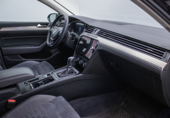 Подержанный автомобиль Volkswagen Passat Sedan 2017 года (9 фото)