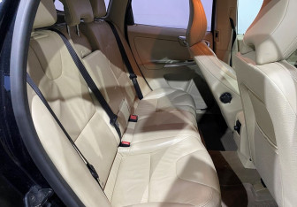 Подержанный автомобиль Volvo XC60 2011 года (10 фото)