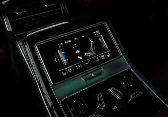 Подержанный автомобиль Audi S8 2020 года (18 фото)