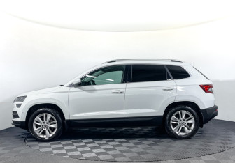 Подержанный автомобиль Skoda Karoq 2022 года (8 фото)