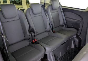 Подержанный автомобиль Ford Tourneo Connect Compactvan 2021 года (22 фото)