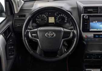 Подержанный автомобиль Toyota Land Cruiser Prado 2020 года (22 фото)