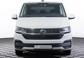 Подержанный автомобиль Volkswagen Caravelle 2021 года (2 фото)