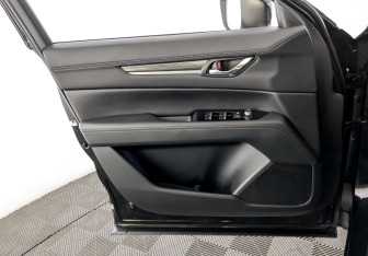 Подержанный автомобиль Mazda CX-5 2021 года (19 фото)