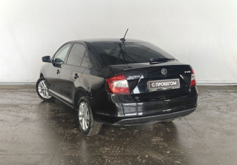 Подержанный автомобиль Skoda Rapid Liftback 2019 года (6 фото)