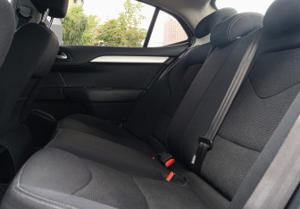 Подержанный автомобиль Citroen C4 Sedan 2014 года (8 фото)