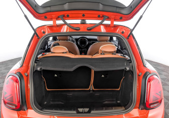 Подержанный автомобиль MINI Hatch 2021 года (10 фото)