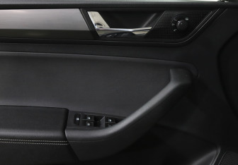 Подержанный автомобиль Skoda Rapid Liftback 2018 года (16 фото)