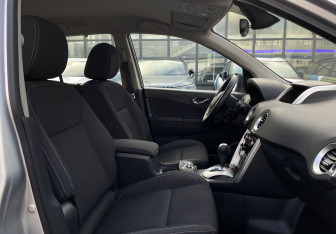Подержанный автомобиль Renault Koleos 2012 года (22 фото)