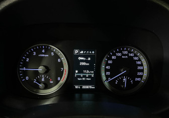 Подержанный автомобиль Hyundai Tucson 2018 года (11 фото)