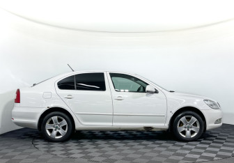 Подержанный автомобиль Skoda Octavia Liftback 2013 года (4 фото)