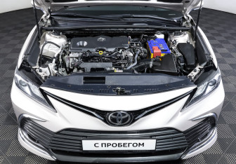 Подержанный автомобиль Toyota Camry Sedan 2022 года (9 фото)