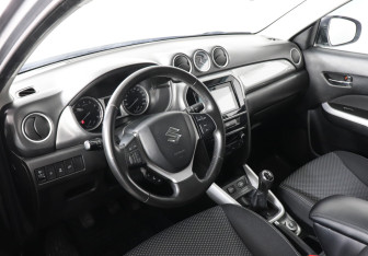 Подержанный автомобиль Suzuki Vitara 2018 года (9 фото)