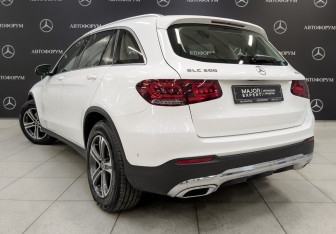 Подержанный автомобиль Mercedes-Benz GLC Coupe 2021 года (7 фото)