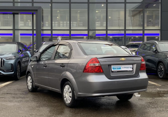 Подержанный автомобиль Chevrolet Aveo Sedan 2007 года (7 фото)