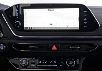 Подержанный автомобиль Hyundai Sonata 2022 года (17 фото)