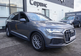 Подержанный автомобиль Audi Q7 2020 года (3 фото)