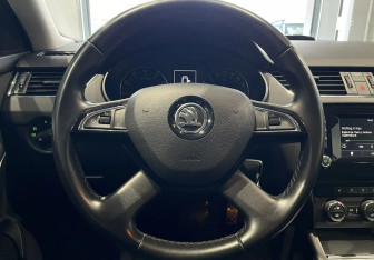 Подержанный автомобиль Skoda Octavia Wagon 2014 года (14 фото)