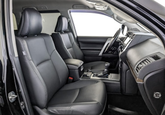 Подержанный автомобиль Toyota Land Cruiser Prado 2022 года (24 фото)
