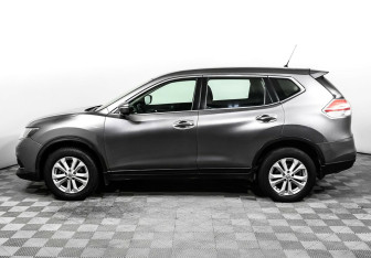 Подержанный автомобиль Nissan X-Trail 2016 года (3 фото)