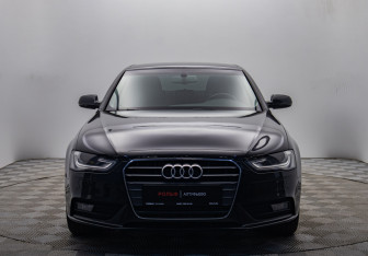 Подержанный автомобиль Audi A4 Sedan 2014 года (8 фото)