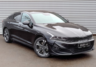 Подержанный автомобиль Kia K5 2021 года (3 фото)