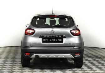 Подержанный автомобиль Renault Kaptur 2020 года (6 фото)