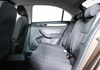 Подержанный автомобиль Skoda Rapid Liftback 2020 года (19 фото)