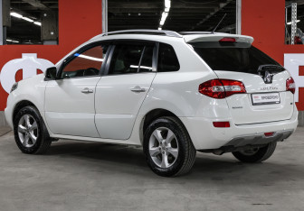 Подержанный автомобиль Renault Koleos 2013 года (7 фото)