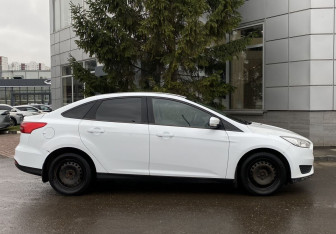 Подержанный автомобиль Ford Focus Sedan 2018 года (4 фото)