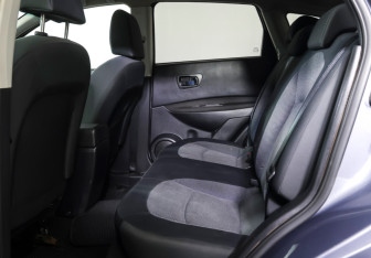 Подержанный автомобиль Nissan Qashqai 2008 года (11 фото)