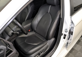 Подержанный автомобиль Toyota Camry Sedan 2021 года (20 фото)