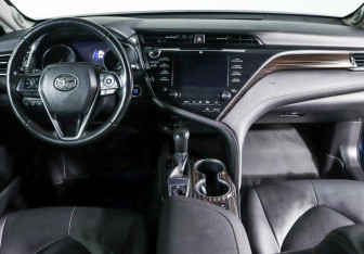 Подержанный автомобиль Toyota Camry Sedan 2018 года (6 фото)