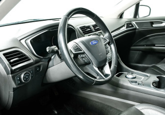 Подержанный автомобиль Ford Mondeo Sedan 2019 года (9 фото)