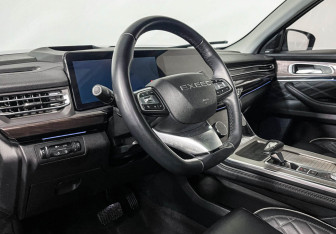 Подержанный автомобиль Exeed VX 2022 года (13 фото)