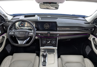 Подержанный автомобиль Exeed VX 2022 года (14 фото)