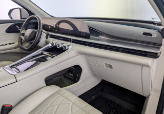 Подержанный автомобиль Exeed RX 2023 года (11 фото)