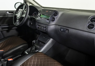 Подержанный автомобиль Volkswagen Golf Plus 2013 года (9 фото)