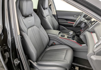 Подержанный автомобиль Hongqi HS3 2024 года (26 фото)