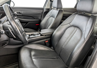 Подержанный автомобиль Hyundai Sonata 2021 года (20 фото)