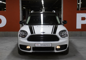 Подержанный автомобиль MINI Countryman 2019 года (2 фото)